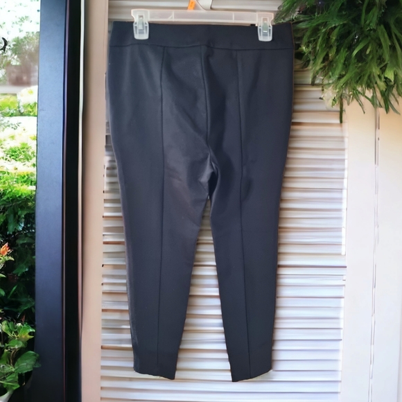 SOHO Slip-On Black Pants - Picture 2 of 6